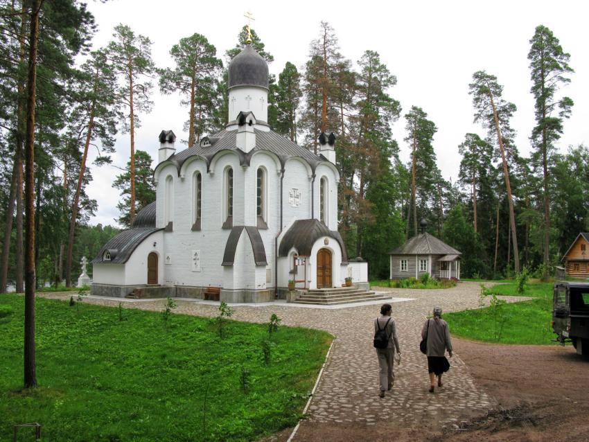 Валаамские острова. Спасо-Преображенский Валаамский монастырь. Смоленский скит. общий вид в ландшафте