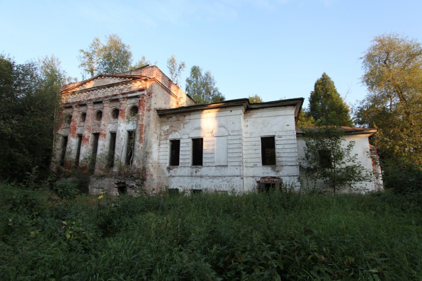 Николо-Раменье. Церковь Иоанна Богослова. общий вид в ландшафте