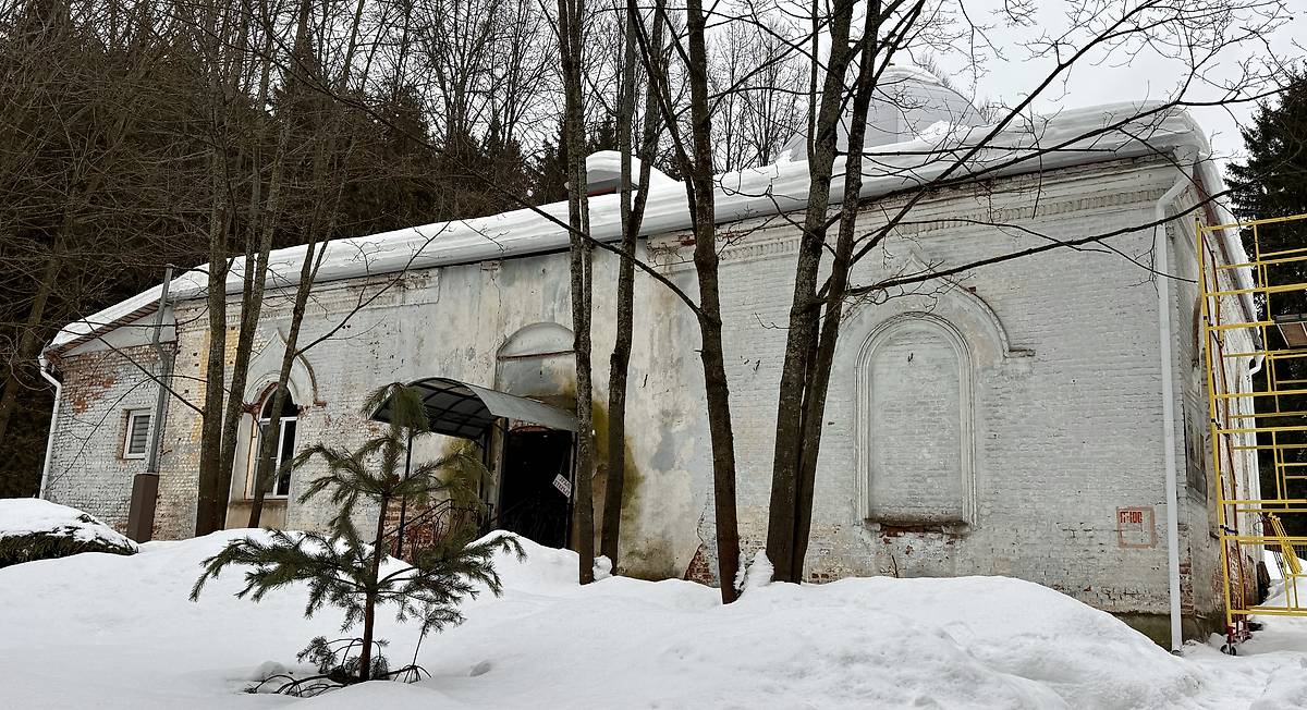 Вид с юго-запада, фасады. Церковь Воздвижения Креста Господня, Авангард, ДО (Лукино, Воздвиженское) (Серпуховский городской округ и гг. Протвино, Пущино, Московская область)