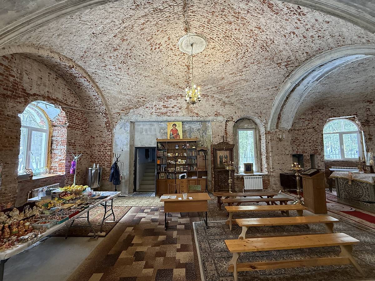 Северный придел, вид с юга, интерьер и убранство. Церковь Воздвижения Креста Господня, Авангард, ДО (Лукино, Воздвиженское) (Серпуховский городской округ и гг. Протвино, Пущино, Московская область)