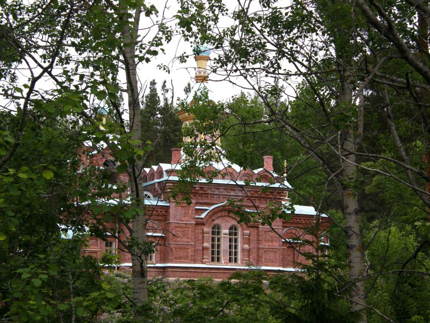 Путсаари, остров. Спасо-Преображенский Валаамский монастырь. Сергиевский скит. Церковь Сергия Валаамского. общий вид в ландшафте