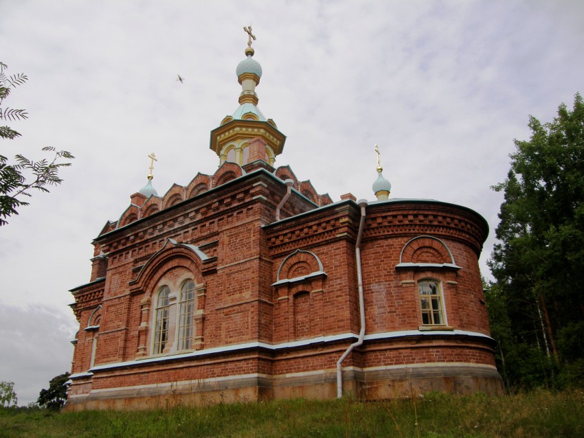 Путсаари, остров. Спасо-Преображенский Валаамский монастырь. Сергиевский скит. Церковь Сергия Валаамского. общий вид в ландшафте, Вид церкви с озера.