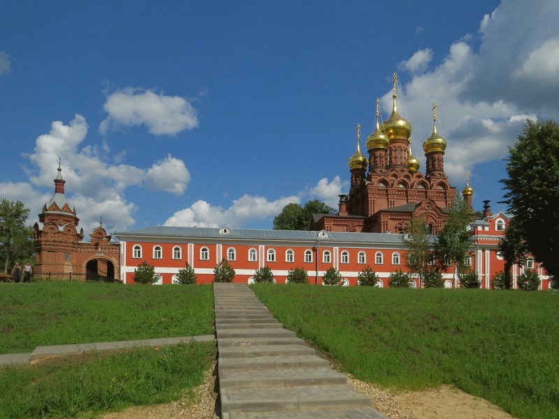 Черниговский скит, Сергиев Посад (Сергиево-Посадский городской округ, Московская область). общий вид в ландшафте