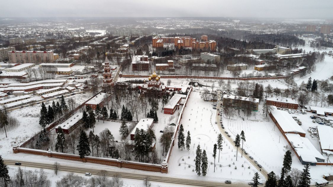 Черниговский скит, Сергиев Посад (Сергиево-Посадский городской округ, Московская область). общий вид в ландшафте