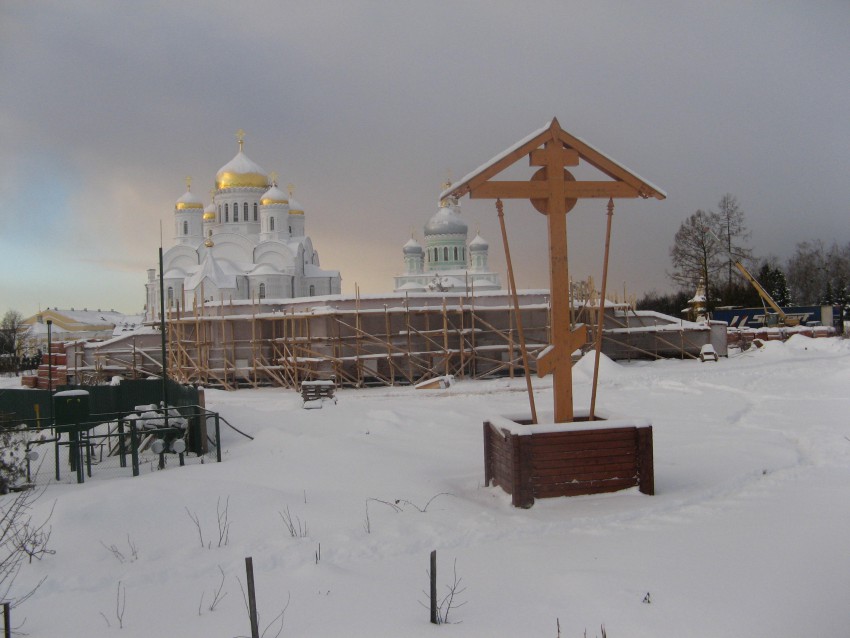 Крест на куполе в Дивеево