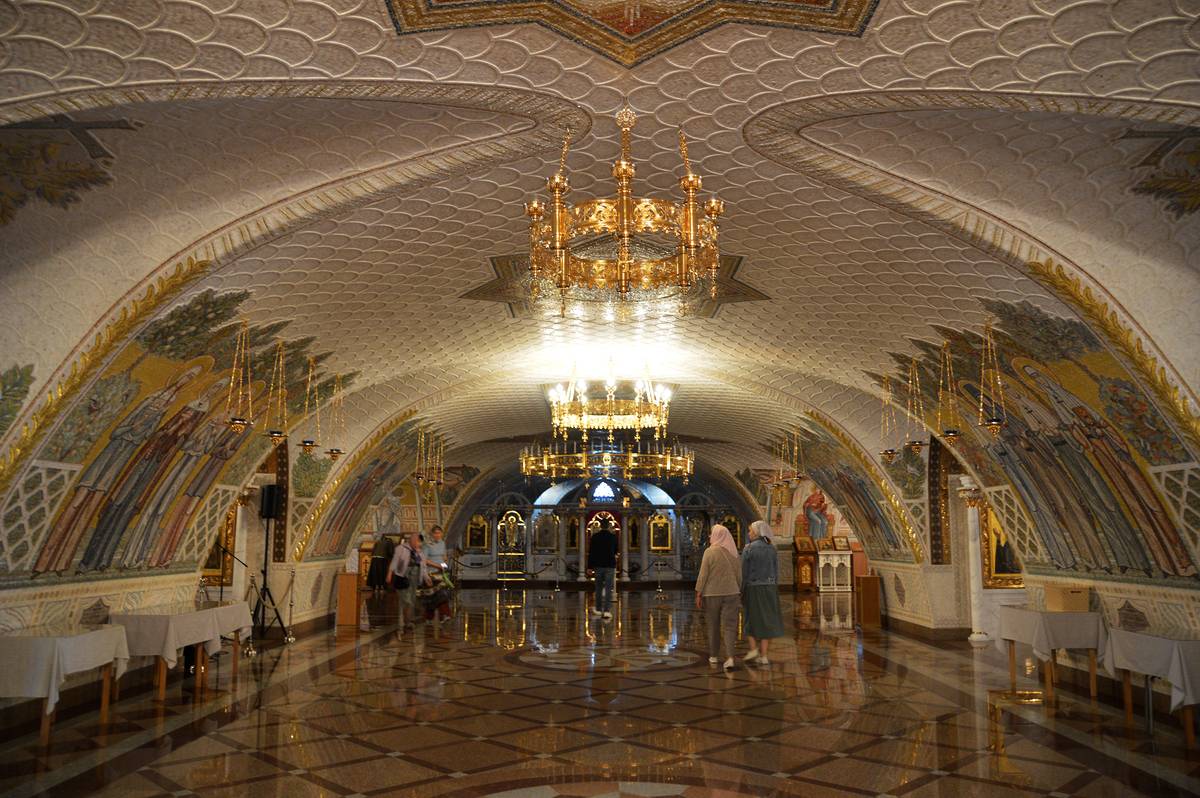 Серафимо-Дивеевский Троицкий монастырь. Собор Благовещения Пресвятой Богородицы, Дивеево (Дивеевский район, Нижегородская область). интерьер и убранство