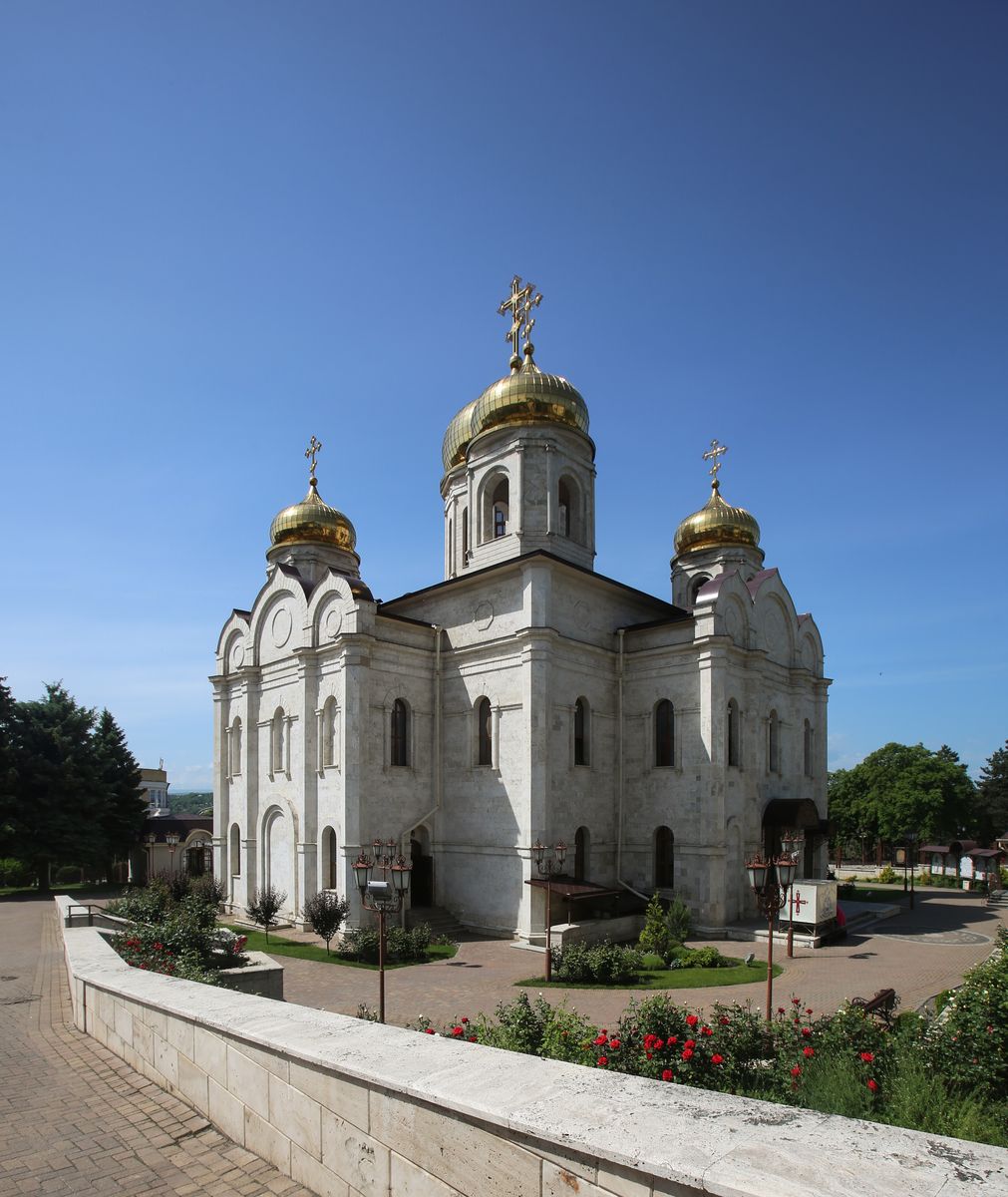 фасады. Кафедральный собор Спасителя, исцелившего расслабленного у Овчей купели (новый), Пятигорск (Пятигорск, город, Ставропольский край)