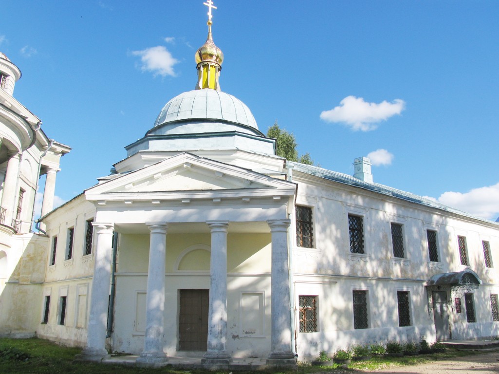 Торжок. Борисоглебский монастырь. Часовня Успения Пресвятой Богородицы. фасады