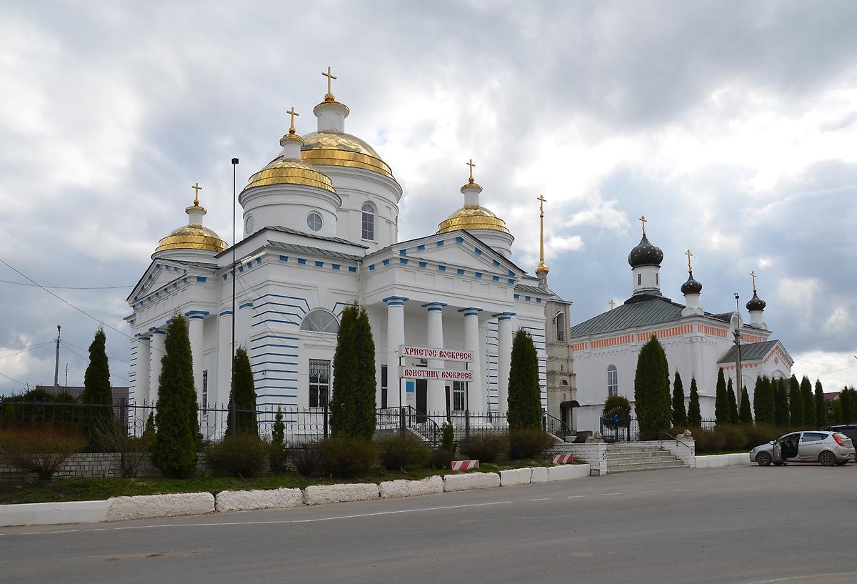 фасады. Храмовый комплекс. Собор Успения Пресвятой Богородицы и церковь Варвары великомученицы, Мглин (Мглинский район, Брянская область)