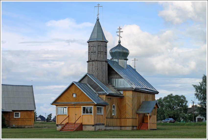 Церковь Николая Чудотворца, Взвад (Старорусский район, Новгородская область). общий вид в ландшафте