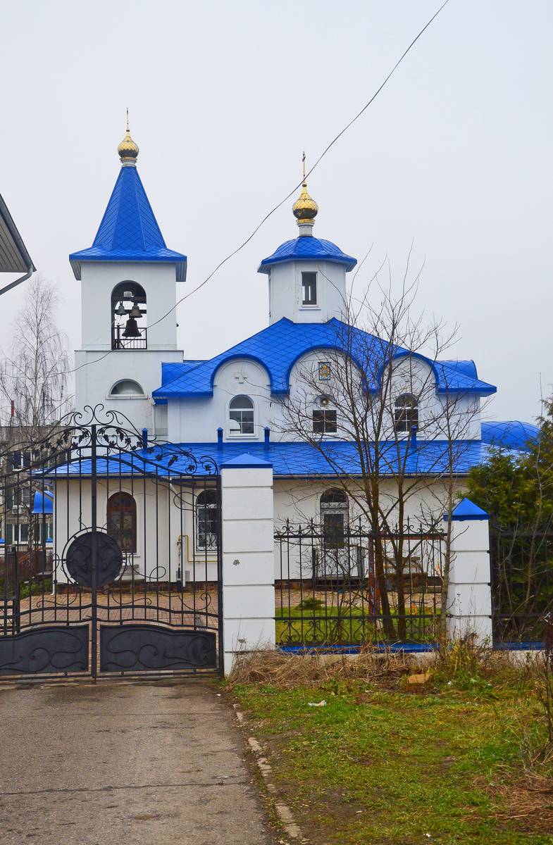 общий вид в ландшафте. Церковь Покрова Пресвятой Богородицы, Новая (Солнечногорский городской округ, Московская область)