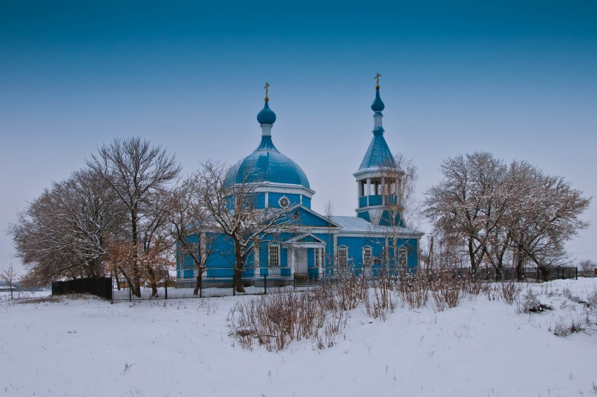 Петровка. Церковь Казанской иконы Божией Матери. общий вид в ландшафте