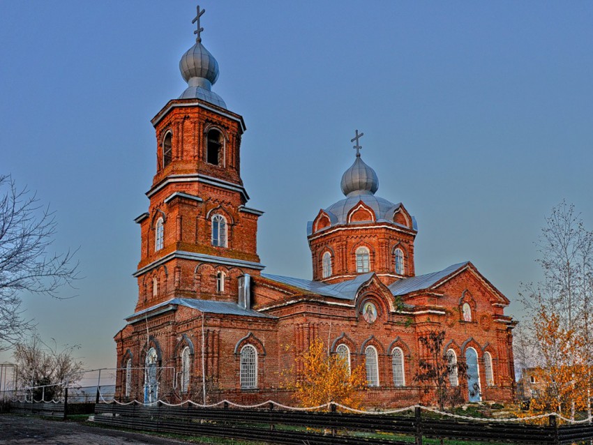 Церковь Николая Чудотворца, Большая Ржакса (Ржаксинский район, Тамбовская область). общий вид в ландшафте, Координаты: Широта: 52°7′8.52″N (52.119032) Долгота: 42°13′5.69″E (42.218246)