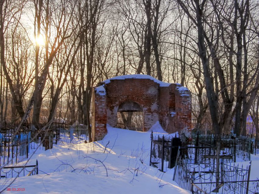 Кашира. Церковь Всех Святых на кладбище. общий вид в ландшафте