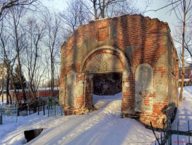Кашира. Церковь Всех Святых на кладбище