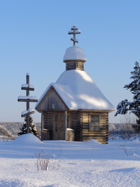 Часовня Успения Пресвятой Богородицы, Лодейка (Великоустюгский район, Вологодская область). общий вид в ландшафте