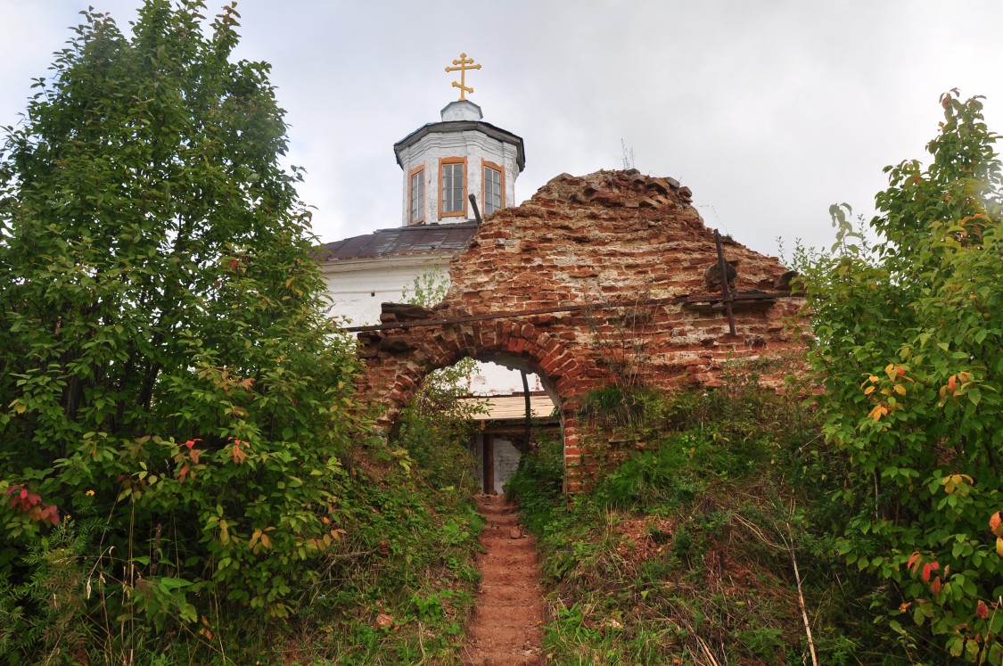 Церковь Троицы Живоначальной, Говорливое (Красновишерский район, Пермский край). фасады