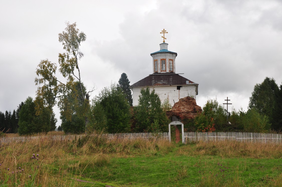 Церковь Троицы Живоначальной, Говорливое (Красновишерский район, Пермский край). общий вид в ландшафте