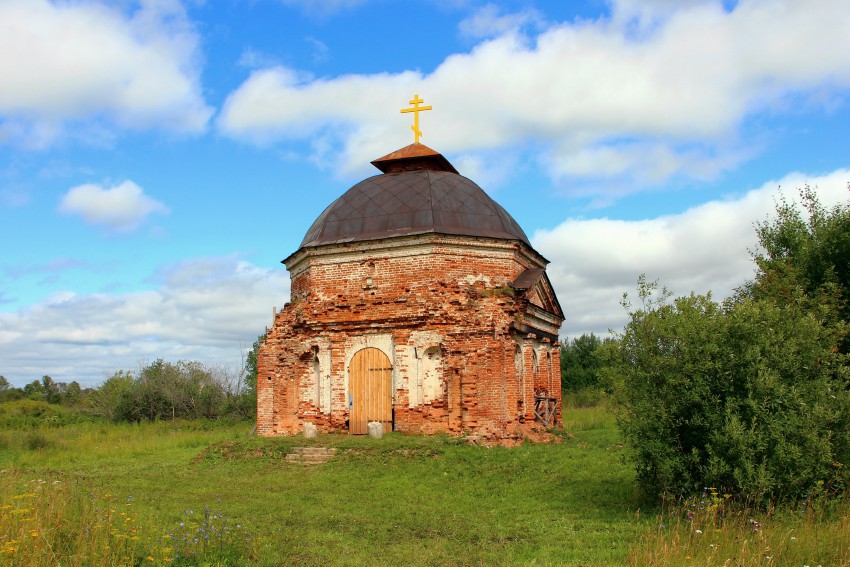 Истобенск. Часовня Николая Чудотворца. фасады, Установлен крест