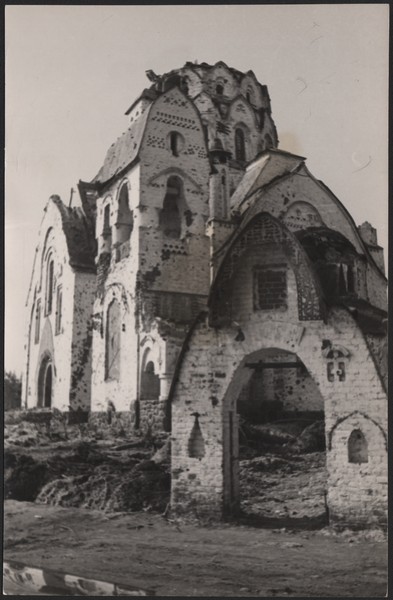 Церковь Петра и Павла при Шлиссельбургском пороховом заводе, Морозова им., посёлок (Всеволожский район, Ленинградская область). архивная фотография, Частная коллекция. Фото 1944 г.