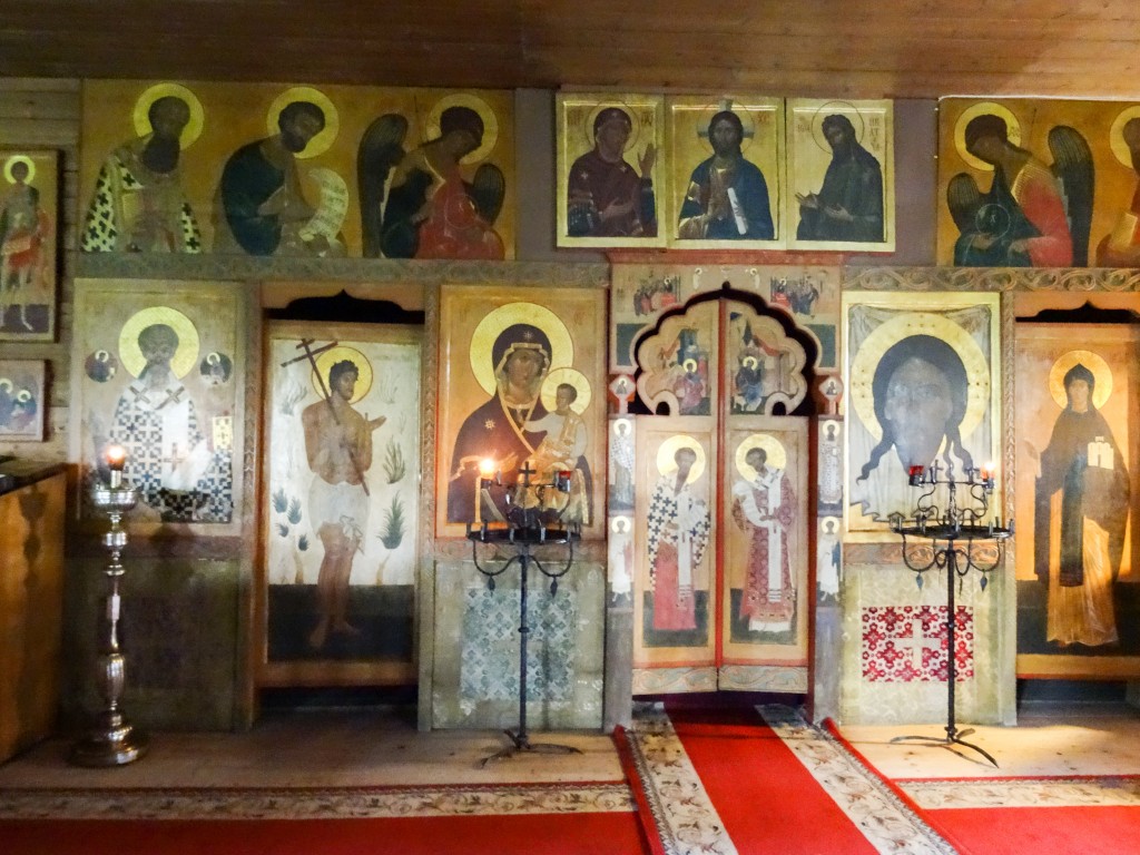 Церковь Евфросинии Полоцкой, Карсава (Лудзенский край, Латвия). интерьер и убранство, Иконостас.