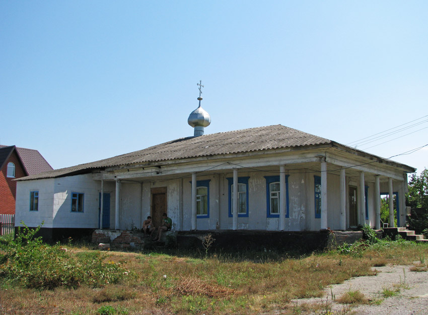 Церковь Введения во храм Пресвятой Богородицы (новая), Мерефа (Харьковский район, Украина, Харьковская область). общий вид в ландшафте