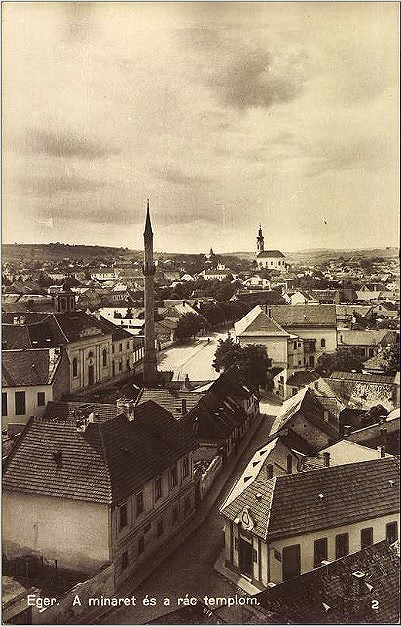 Церковь Перенесения мощей Николая Мирликийского Чудотворца в Бари, Эгер (Венгрия, Прочие страны). архивная фотография, Вид на Минарет и Сербскую церковь. Источник: https://gallery.hungaricana.hu/en/OSZKKepeslap/10985