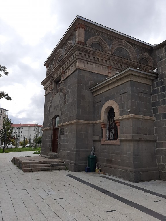 Церковь Александра Невского при 154-м пехотном Дербентском полку, Карс (Карс, Турция). архитектурные детали, Восточный фасад, следы примыкания алтарной апсиды
