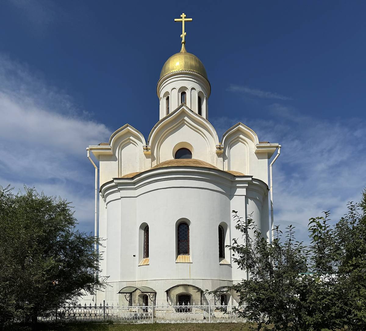 Вид с востока, фасады. Церковь Троицы Живоначальной (новая), Улан-Батор (Монголия, Прочие страны)