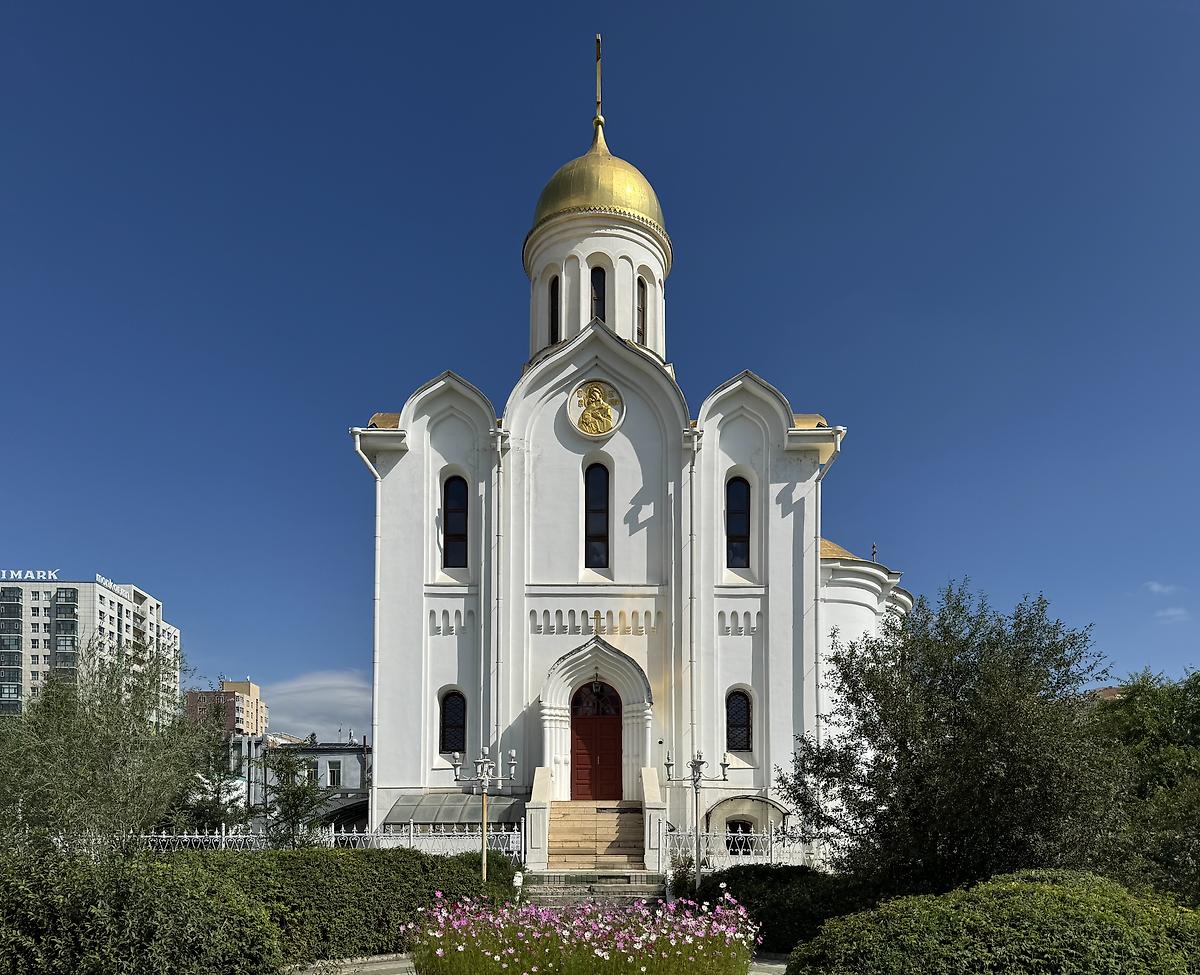 Вид с юга, фасады. Церковь Троицы Живоначальной (новая), Улан-Батор (Монголия, Прочие страны)