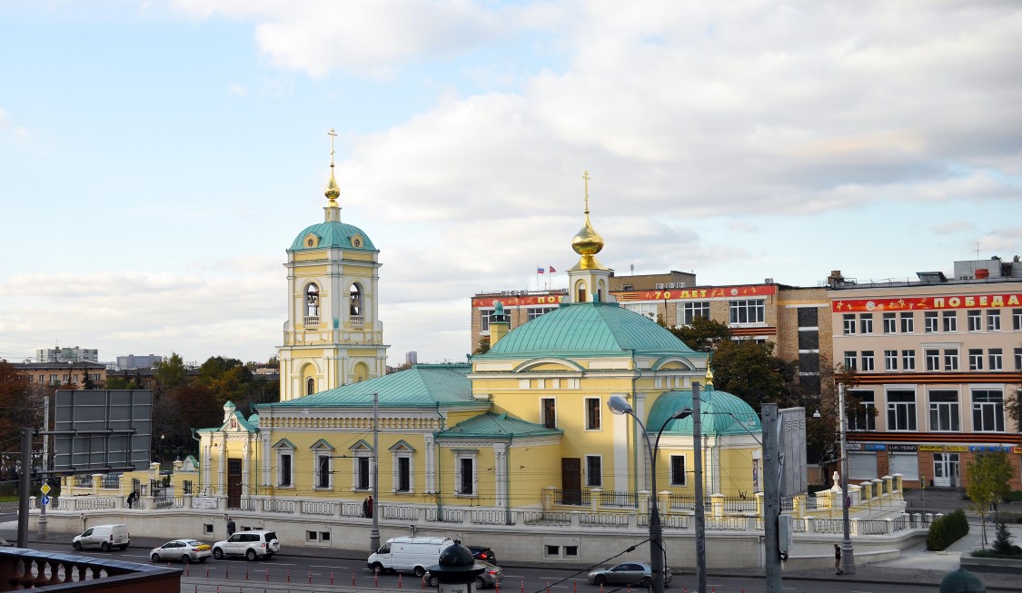 Преображенское. Церковь Спаса Преображения в Преображенском (воссозданная). фасады