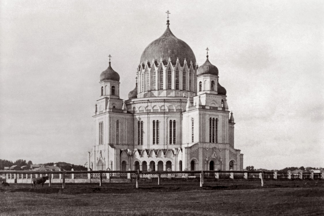 Собор Александра Невского, Вятка (Киров) (Вятка (Киров), город, Кировская область). архивная фотография, Вид с юго-востока, советское время. Скан фото из личного архива