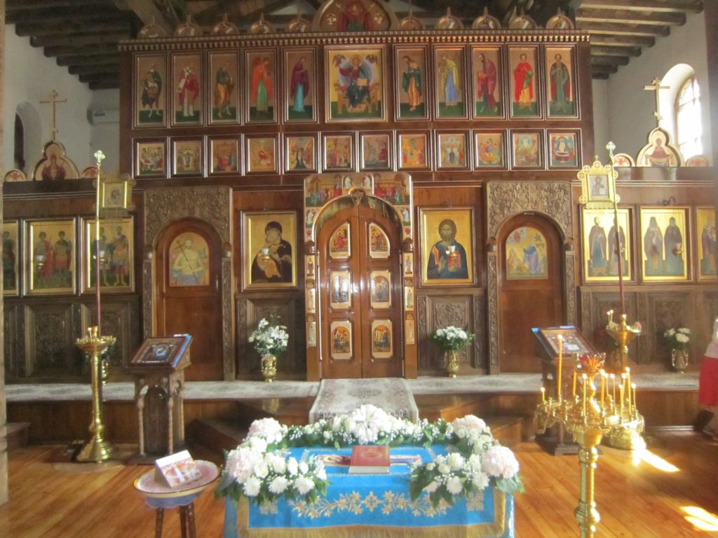 Церковь Александра Невского, Керчь (Керчь, город, Республика Крым). интерьер и убранство, Иконостас Александра Невского