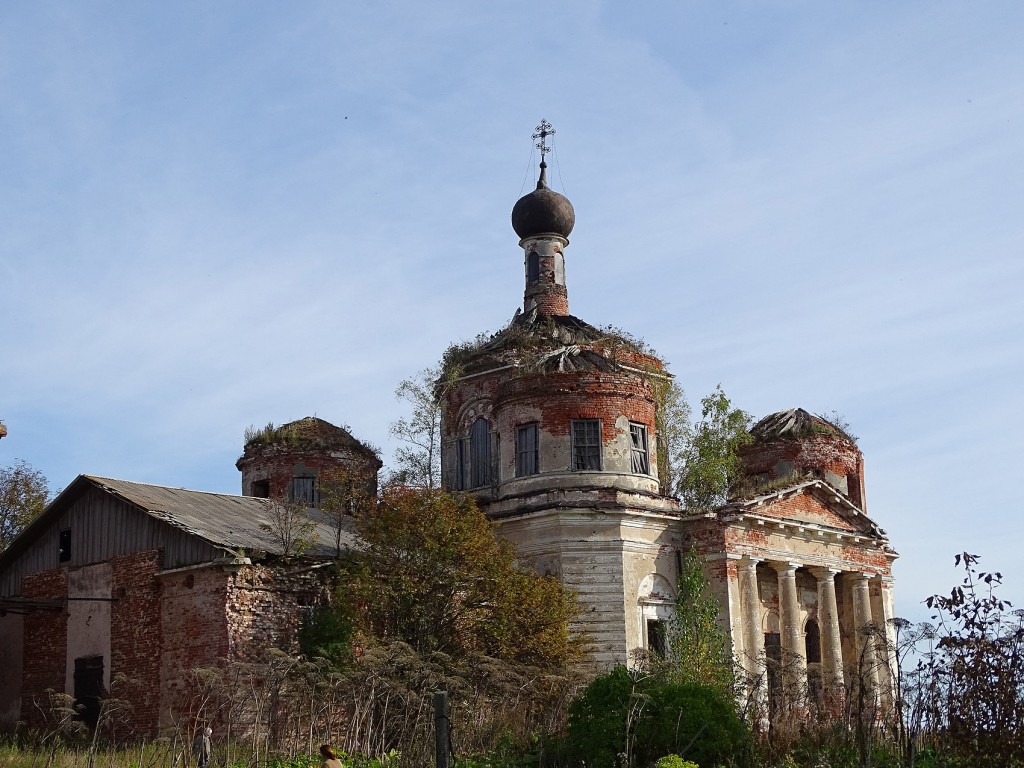 Сулега. Церковь Воскресения Христова. фасады