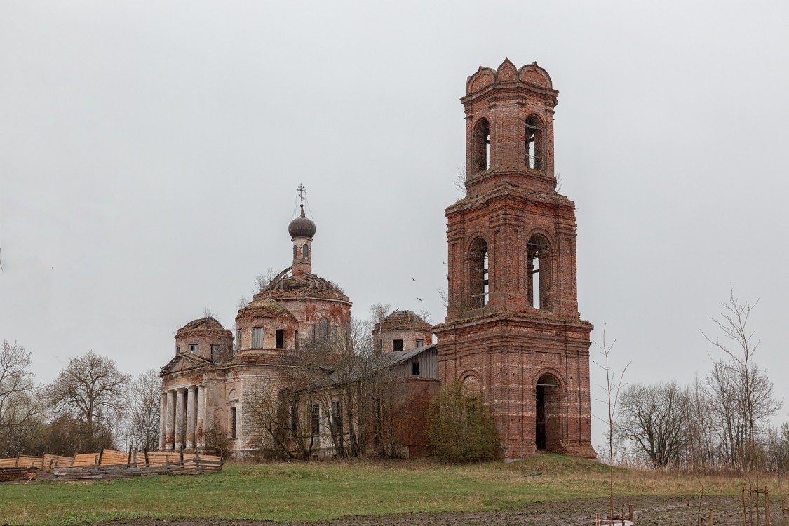 Сулега. Церковь Воскресения Христова. фасады