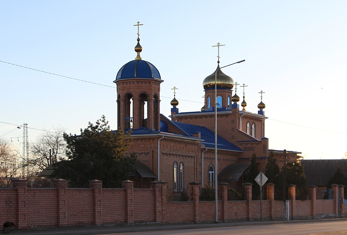 Церковь Покрова Пресвятой Богородицы (новая), Прохладный (Прохладненский район, Республика Кабардино-Балкария). фасады
