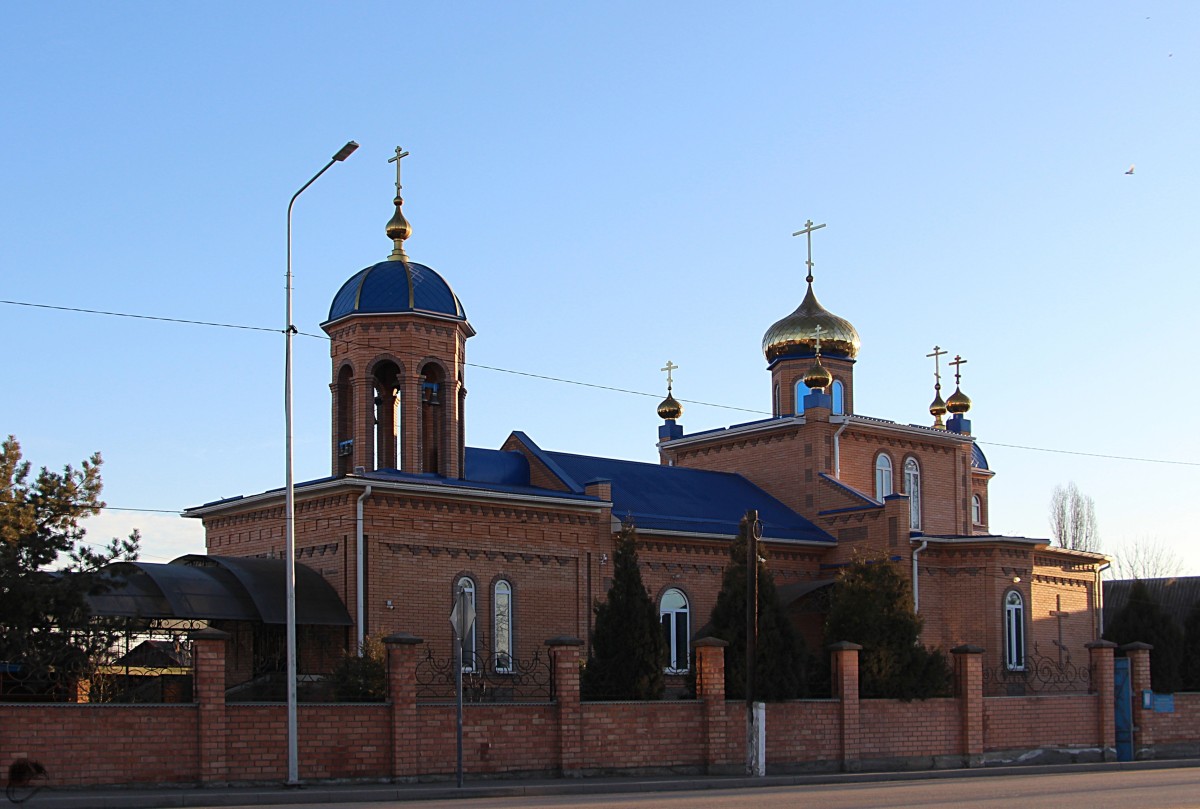 Церковь Покрова Пресвятой Богородицы (новая), Прохладный (Прохладненский район, Республика Кабардино-Балкария). фасады