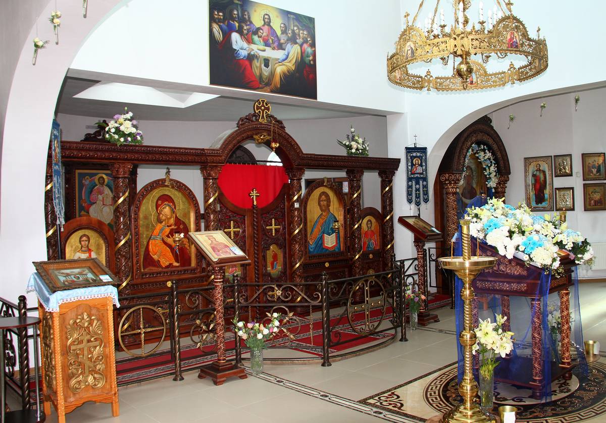 Церковь Покрова Пресвятой Богородицы (новая), Прохладный (Прохладненский район, Республика Кабардино-Балкария). интерьер и убранство, Интерьер храма.