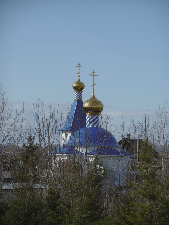 Часовня Воздвижения Креста Господня, Сокуры (Лаишевский район, Республика Татарстан). фасады, Вид церкви при въезде в село в сторону Казани