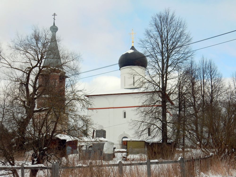 Пустынь. Медведева Богородице-Рождественская пустынь (подворье Николо-Пешношского монастыря). фасады