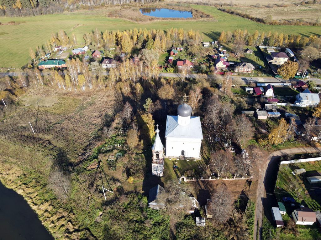 Медведева Богородице-Рождественская пустынь (подворье Николо-Пешношского монастыря), Пустынь (Дмитровский городской округ, Московская область). общий вид в ландшафте