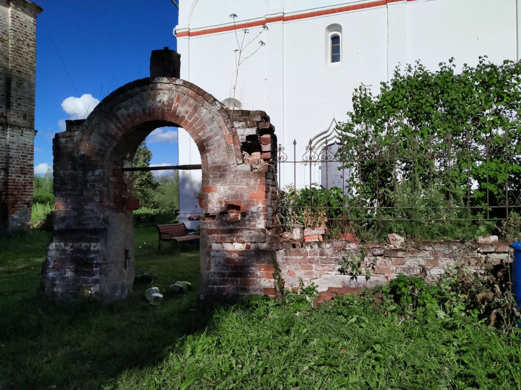 Пустынь. Медведева Богородице-Рождественская пустынь (подворье Николо-Пешношского монастыря). архитектурные детали