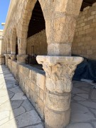 Монастырь Святителя Николая, Использование фрагментов старых колонн.<br>, Акротири, Лимасол, Кипр