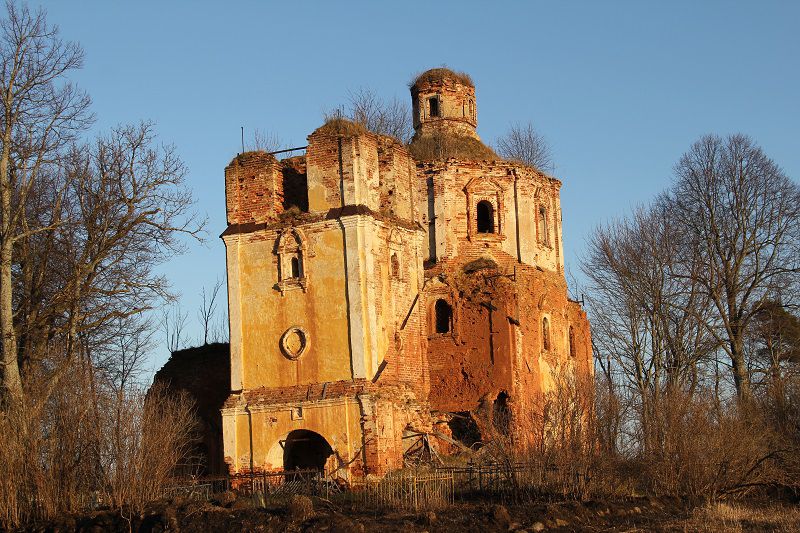 Церковь Успения Пресвятой Богородицы, Марыни (Бежаницкий район, Псковская область). фасады, Вид с юго-запада.