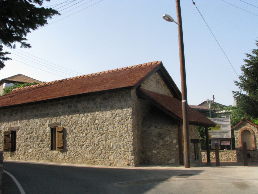 Церковь Онуфрия Великого, Педулас (Никосия, Кипр). общий вид в ландшафте