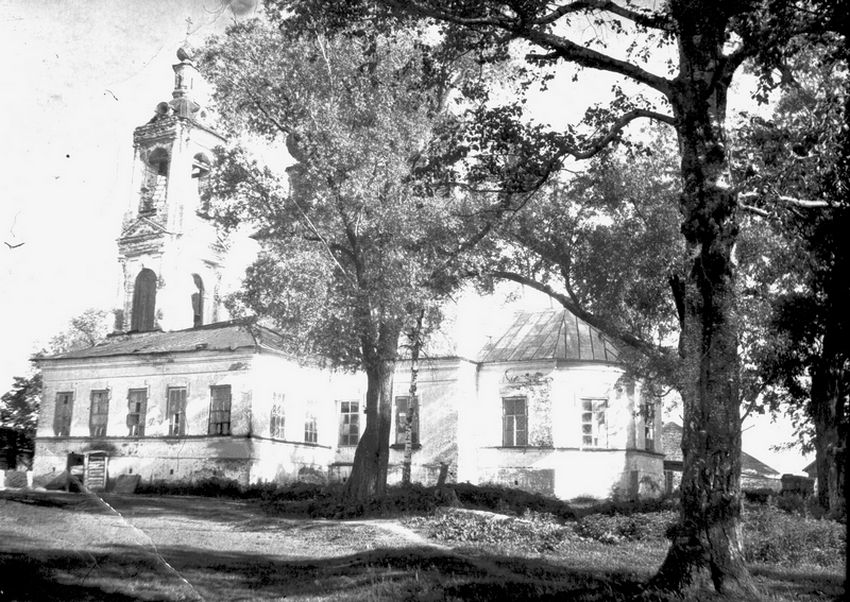 Куниково. Церковь Воскресения Христова. архивная фотография, Воскресенская церковь,с.Куниково. Архивное фото конца 1940-го года.(Костромской муниципальный район).