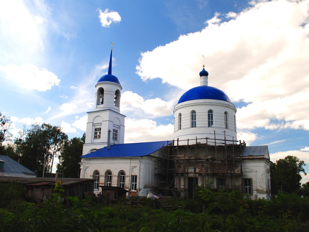 Архарово. Церковь Покрова Пресвятой Богородицы. фасады, Южный фасад храма Покрова Пресвятой Богородицы в селе Архарово