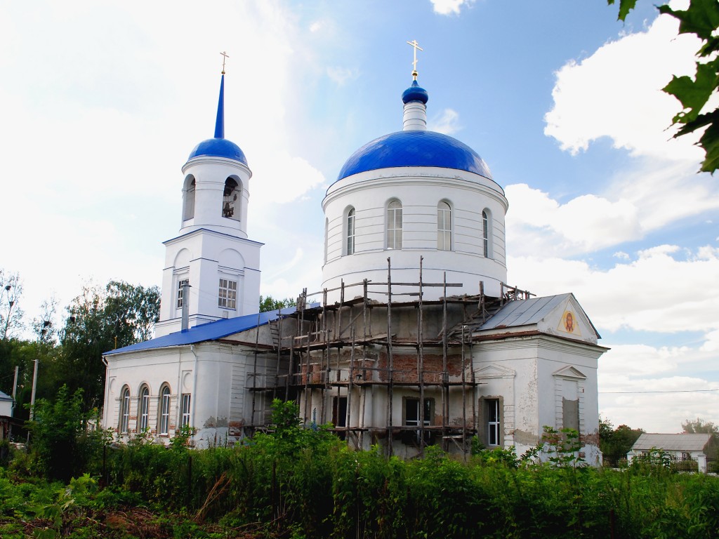 Церковь Покрова Пресвятой Богородицы, Архарово (Малоархангельский район, Орловская область). фасады, Восточный фасад храма Покрова Пресвятой Богородицы в селе Архарово