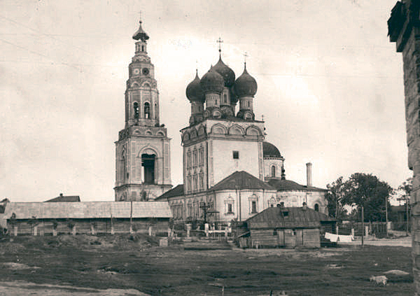 Фото 1930-х гг., архивная фотография. Храмовый комплекс. Cобор Михаила Архангела и церковь Иерусалимской иконы Божией Матери, Бронницы (Раменский район и гг. Бронницы, Жуковский, Московская область)