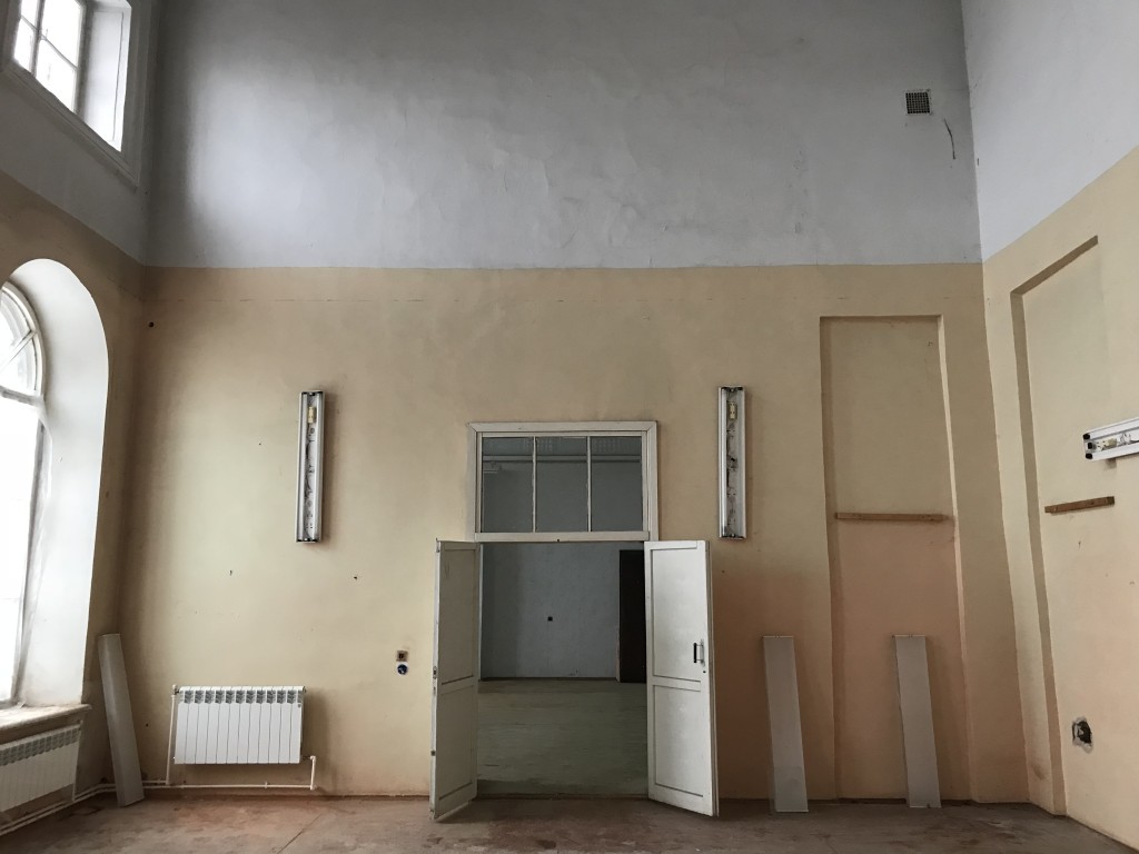 Новоиерусалимское архиерейское подворье. Церковь Вознесения Господня в Архиерейском доме, Приволжский район (Казань, город, Республика Татарстан). интерьер и убранство, Алтарная стена с царскими вратами. Диаконские врата заложены